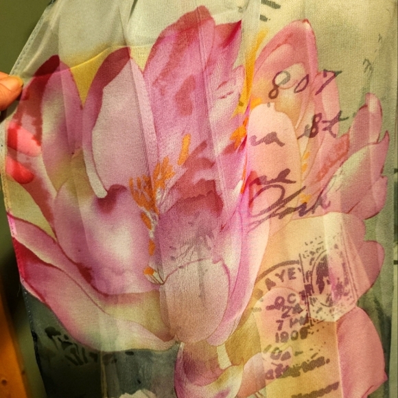 Beautiful Floral Scarf - Picture 4 of 6